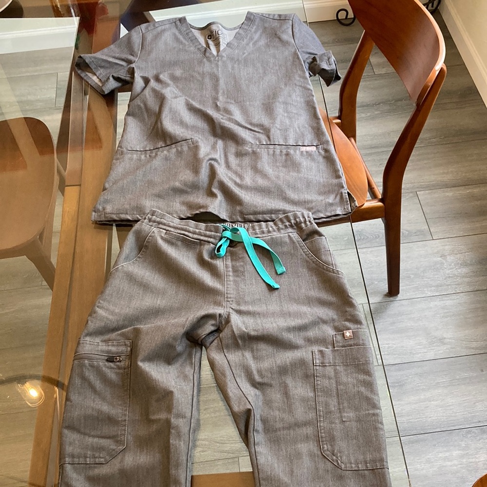 Figs Graphite XXSP Yola Pant and XXS Casma Top Set!
